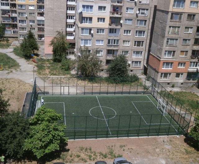 Спортно игрище Изток